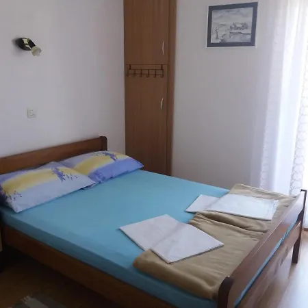 Visnja Near Queen - By Ta Leut Agency Apartamento Nin